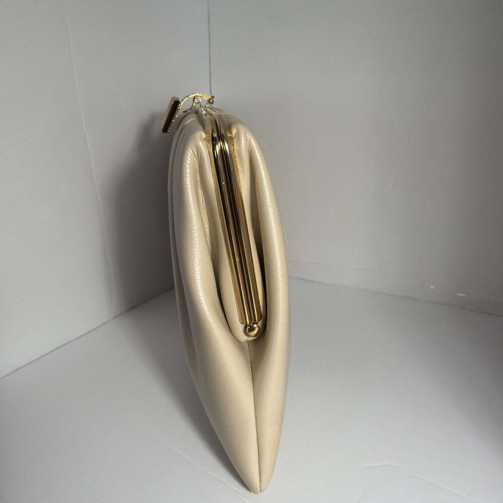 Estate Sale Find 1950s 1960s Vintage Ivory Frame Clutch Purse Clean Inside 6x10” - Picture 2 of 6